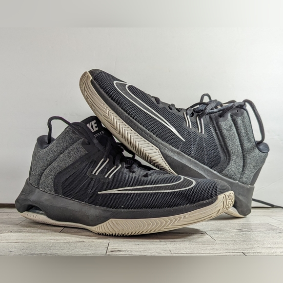 Nike Air Versatile 2 - Picture 5 of 8